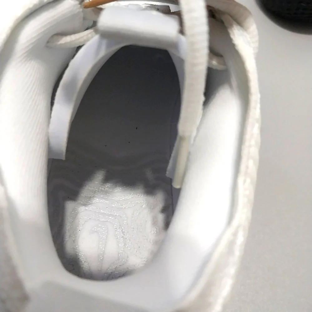 Nike Cosmic Unity 3 Knit ‎ Sneakers, NWT, Size 8.5|EUR 42